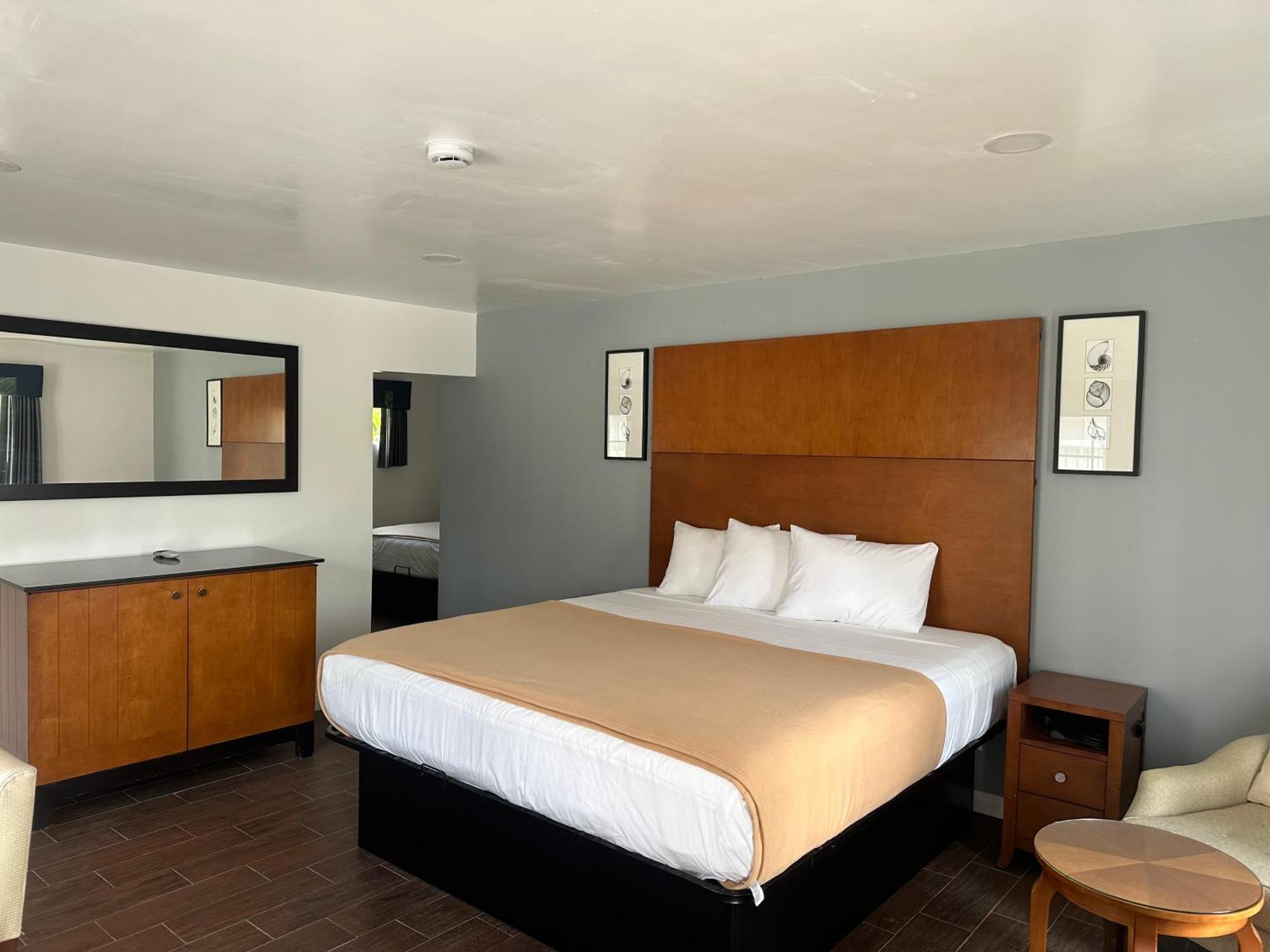 Oceanside Inn & Suites Bagian luar foto