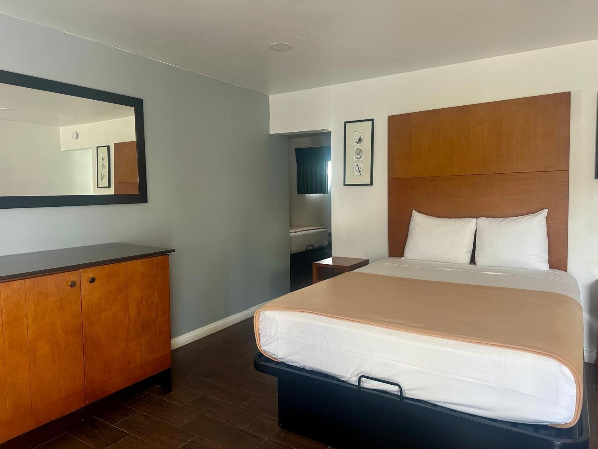 Oceanside Inn & Suites Bagian luar foto