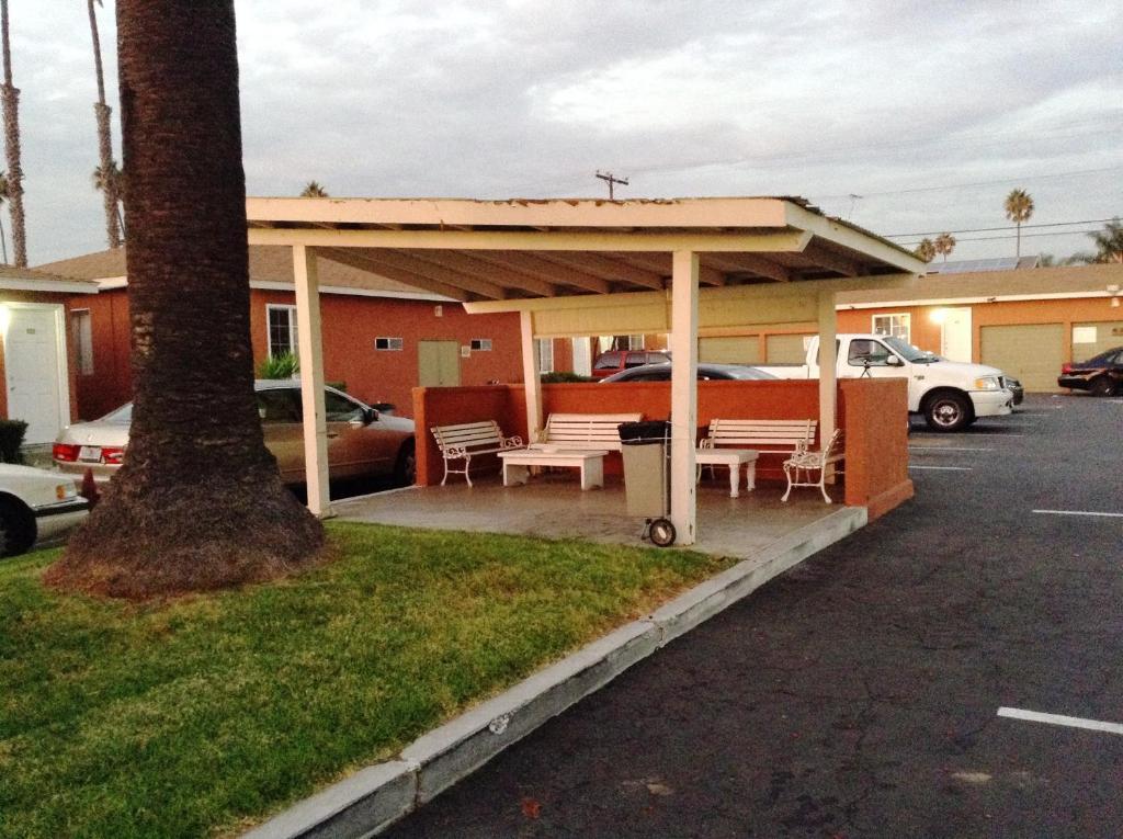 Oceanside Inn & Suites Bagian luar foto