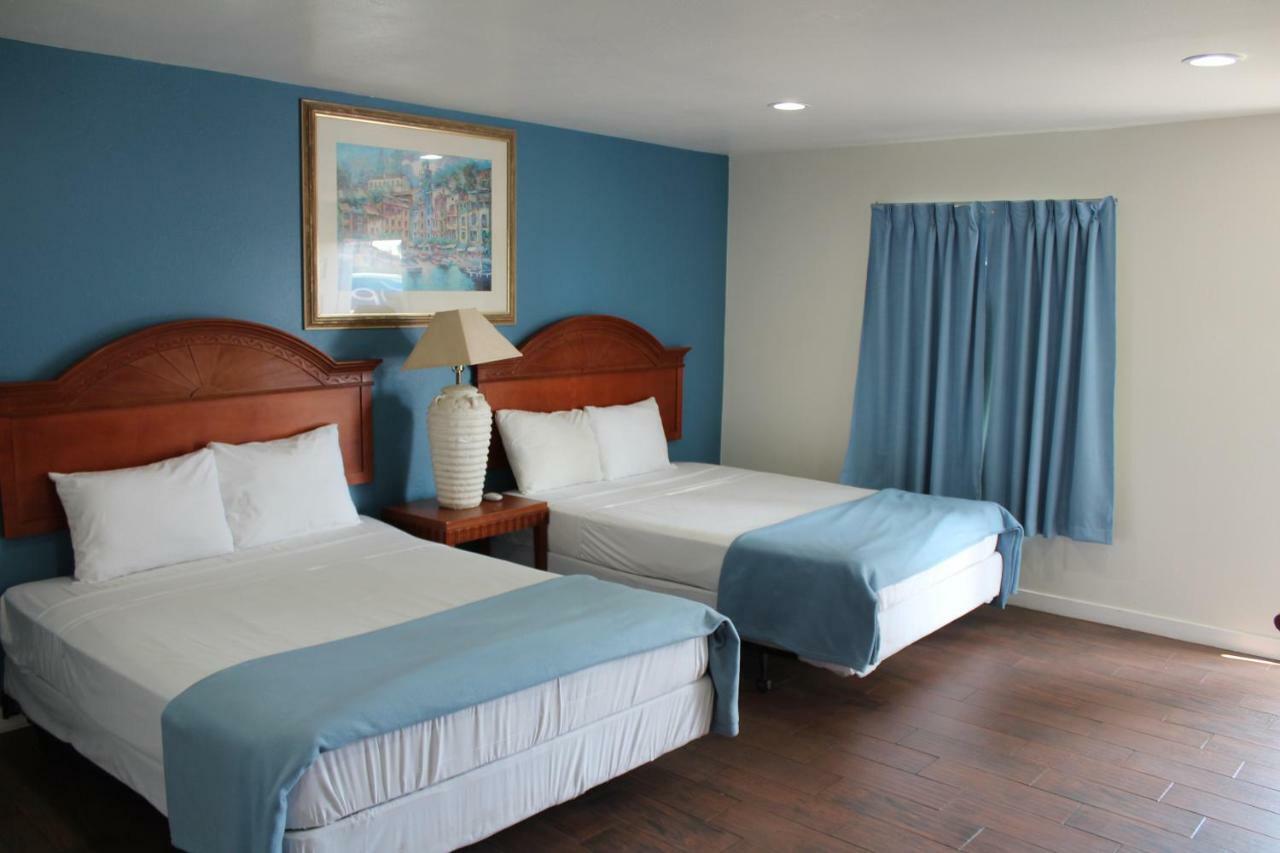 Oceanside Inn & Suites Bagian luar foto