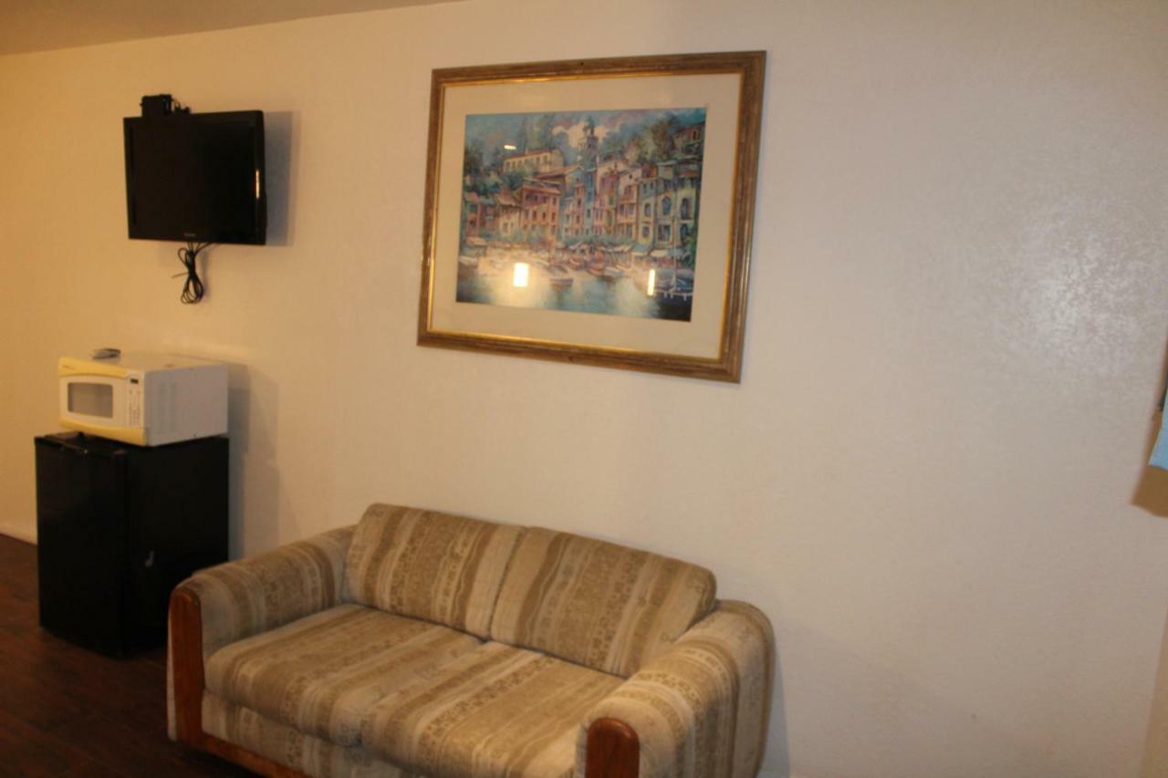 Oceanside Inn & Suites Bagian luar foto