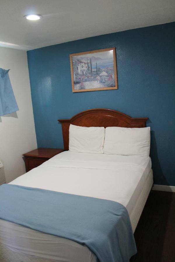 Oceanside Inn & Suites Bagian luar foto