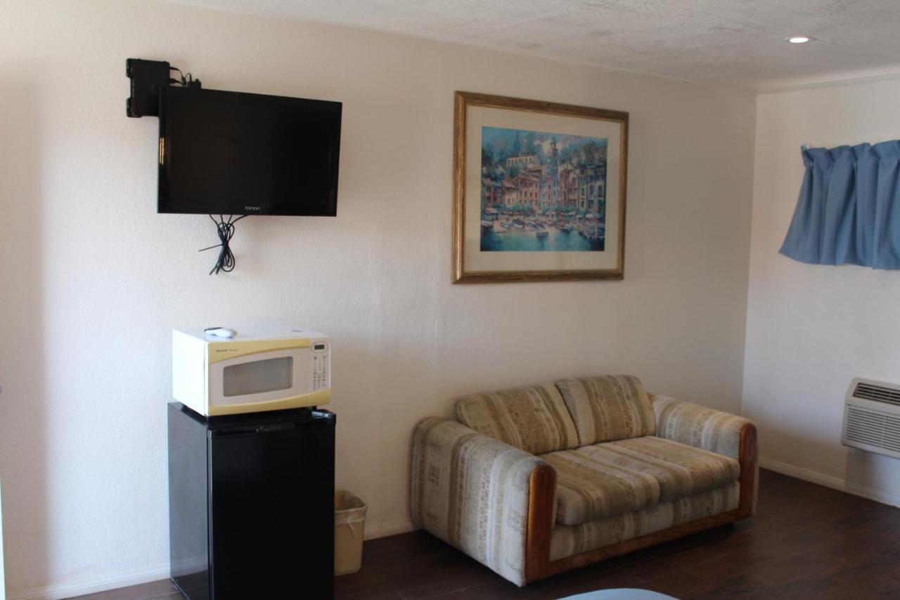 Oceanside Inn & Suites Bagian luar foto